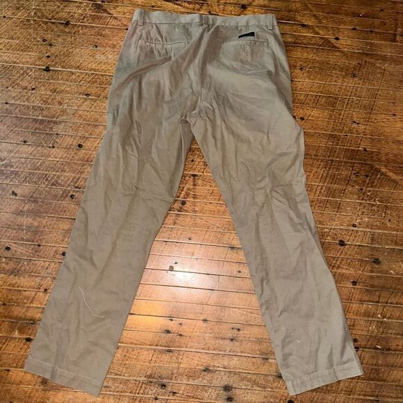 Banana Republic business casual Aiden flat front 34 chino pants - Picture 3 of 3